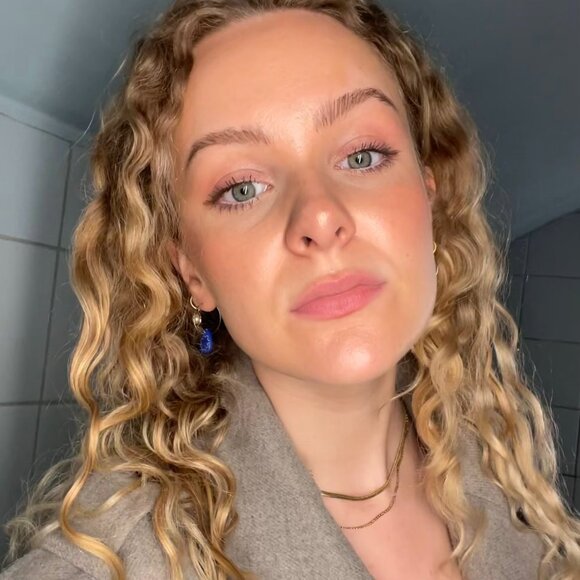 Meet your Posher, Jennifer - Picture 1 of 1